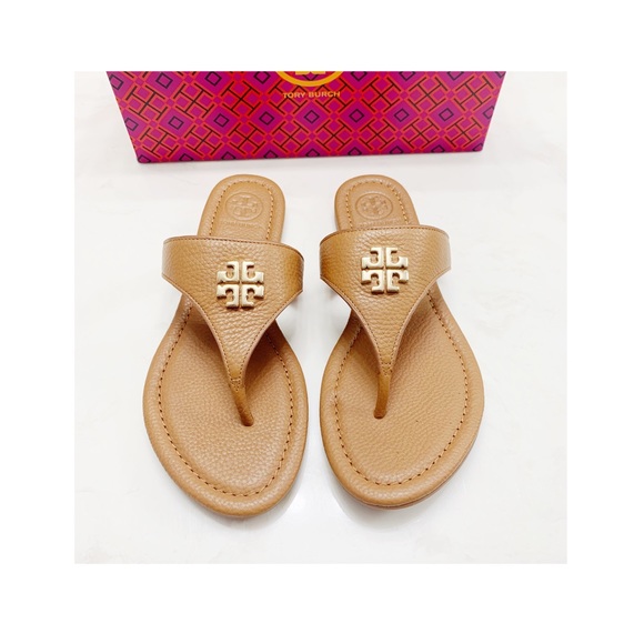 Tory Burch Shoes - 🔥Tory Burch Leather Logo Sandal🔥